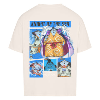 Jimbei Knight of the Sea / One Piece / Exclusive Anime-Collection / Oversized Shirt Premium Jinbei (im dt. Anime meist Jimbei genannt) ist der Steuermann der Strohhut-Piratenbande und war zuvor der Kapitän der Sonnen-Piratenbande sowie einer der Sieben Samurai der Meere. Sein Beiname lautet Ritter des Meeres (jap. 海侠, Kaikyou), wobei er oft auch mit Boss (jap. 親分, Oyabun) angesprochen wird
